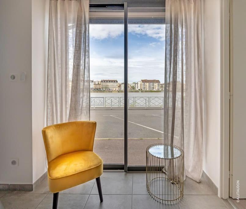 Appartement T2 Climatise Le Quai 391 Saint-Laurent-sur-Saone ภายนอก รูปภาพ